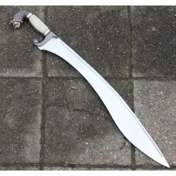 Falcata Met Leeuwenkop