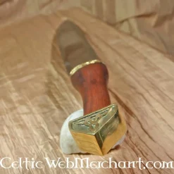 Deepeeka Triquetrasax Met Houten Handvat 8 Deepeeka Triquetrasax Met Houten Handvat -Viking zwaarden Winkel triquetrasax met houten handvat 2